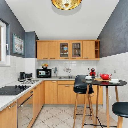 Apartman Kira Sea View *