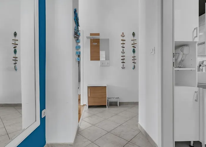 Апартаменти Kira Sea View