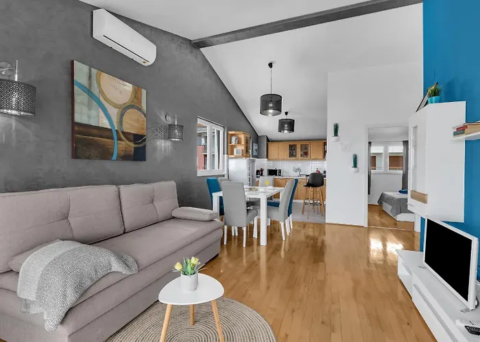 Апартаменти Kira Sea View