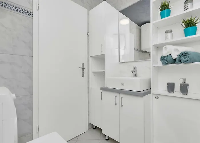 Апартаменти Kira Sea View