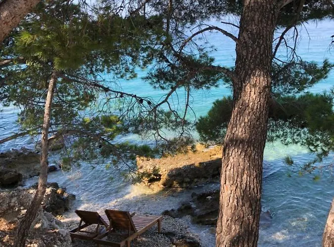 Апартаменти Kira Sea View *