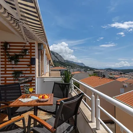 Kira Sea View ماكارسكا