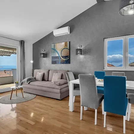 Kira Sea View Apartament