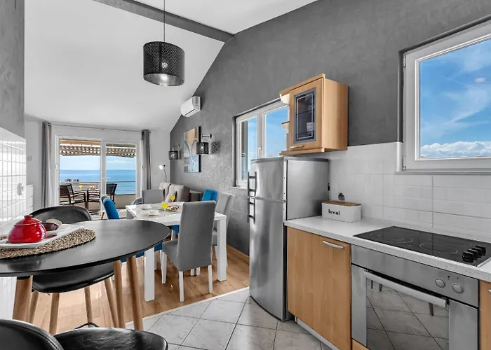 Kira Sea View * Makarska