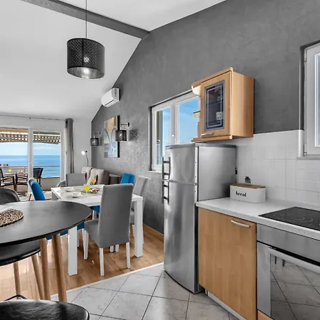 Kira Sea View * Makarska