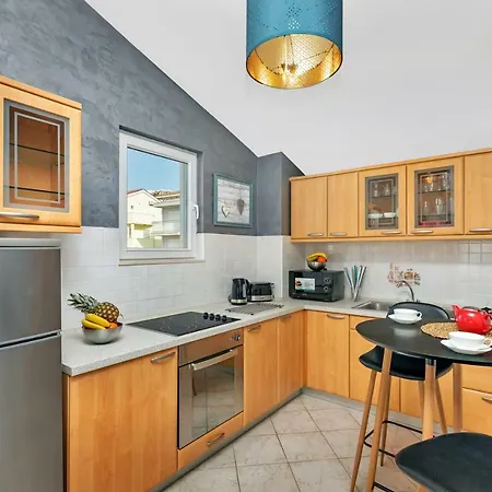 Kira Sea View Apartment *